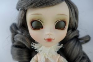 Pullip Galene's dark green eyechips.