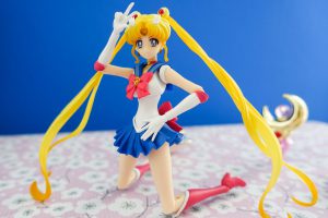 My favorite way to pose Sailor Moon! 