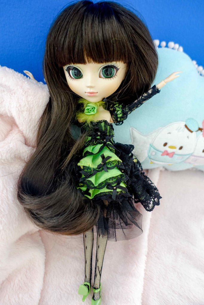 Pullip Chloi is just like her twin Clara a Doll Carnival 2010 limited release. There are 600 Chlois worldwide!