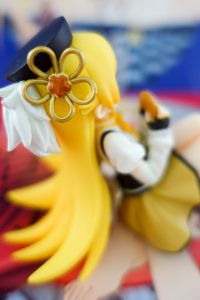 Shinobu from the right side - detail!
