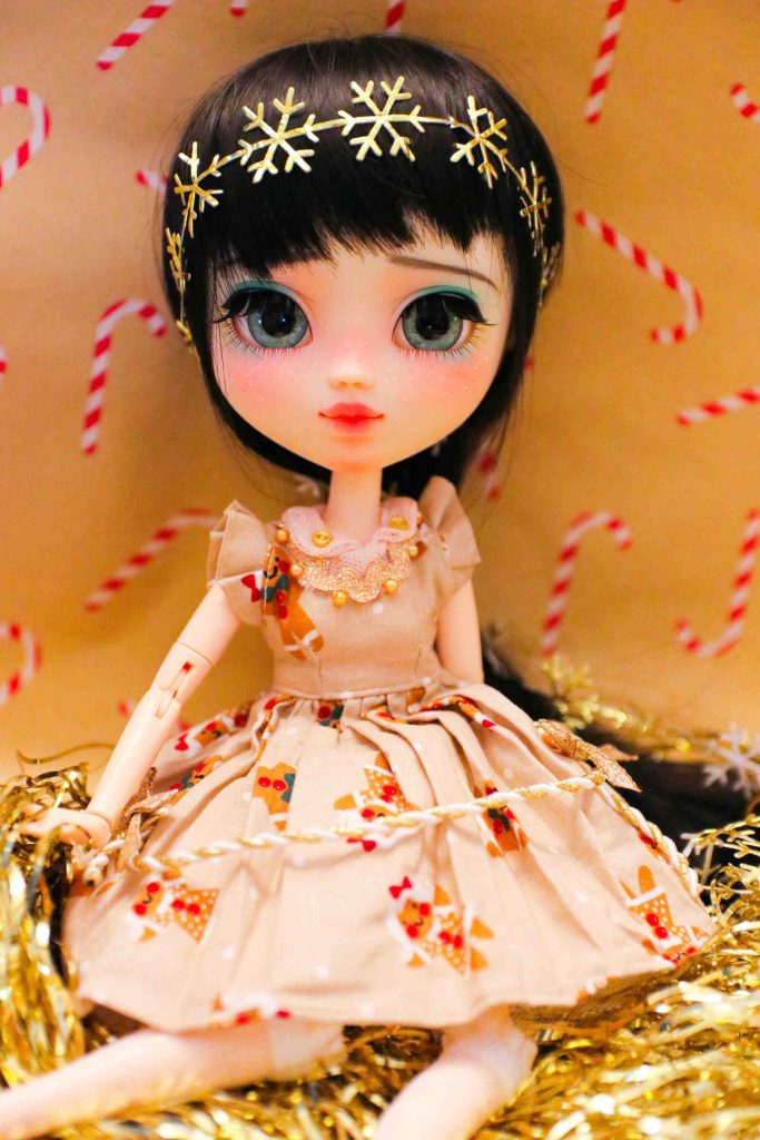 Pullip Mayu in her gingerbread dress!