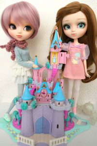 Lu and Elise are the Queens of the castle!
